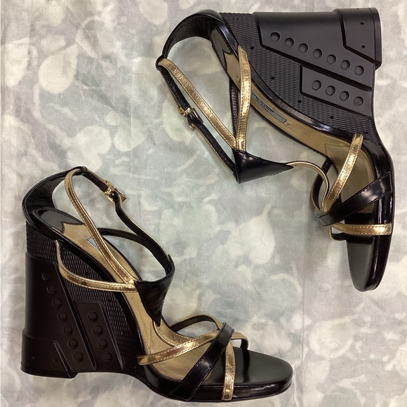 Prada Metallic Gold and Black Cross-Strap Sandals - Picture 4 of 5